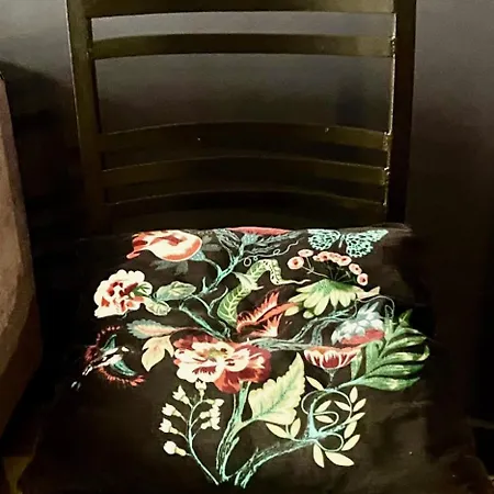 Apartment Close To The - 3 Min Walk