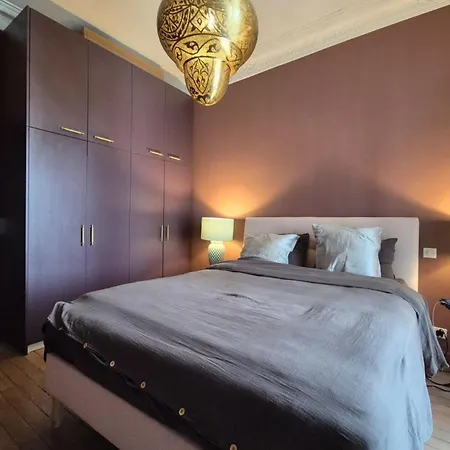 Close To The - 3 Min Walk * Nice