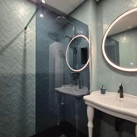 Close To The - 3 Min Walk Apartment Nice